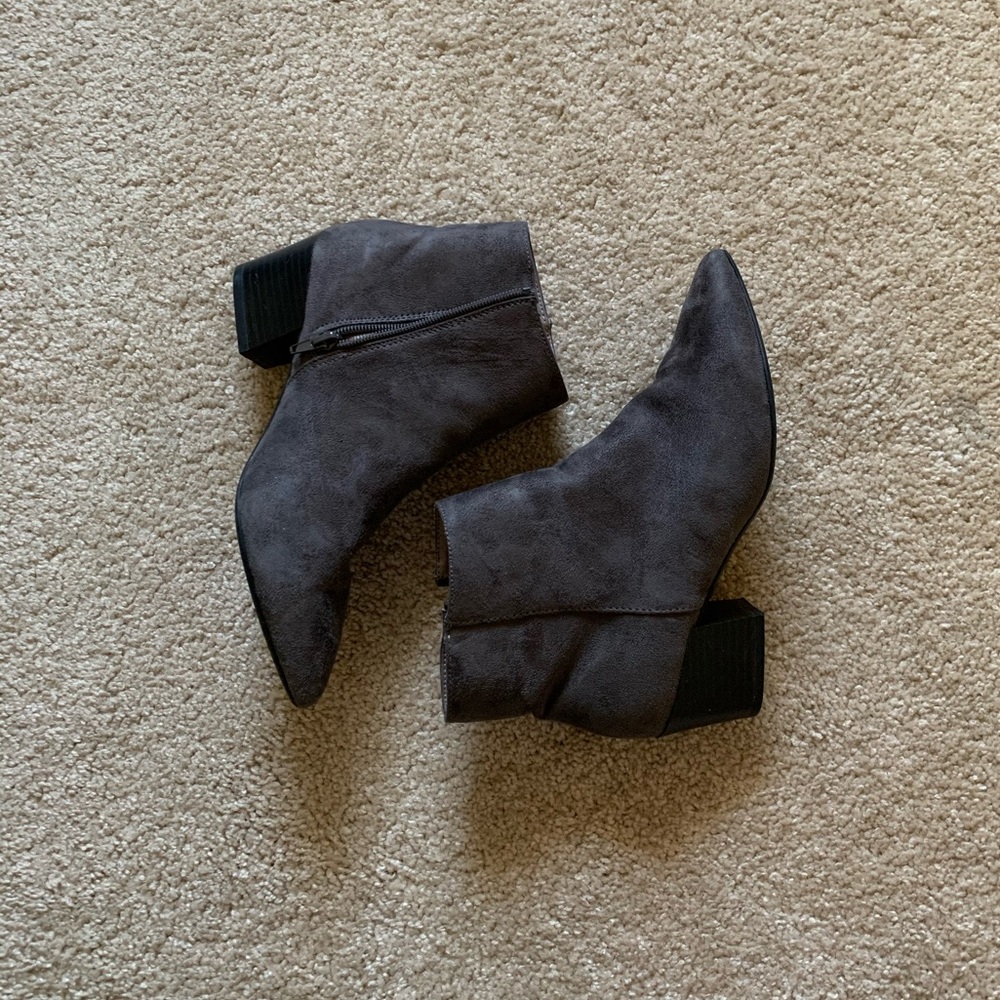 Kensie Dark Gray Man made Leather Suede Ankle Boots